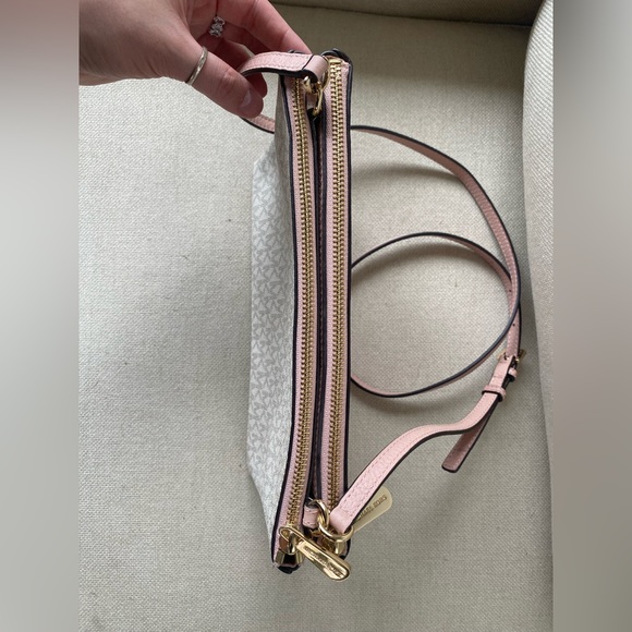 Michael Kors Bag - Picture 4 of 11